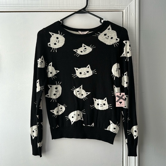 Cat Sweater - Picture 1 of 5